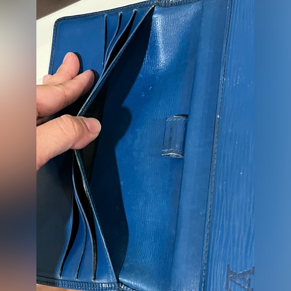 1990s Vintage Blue LV EPI wallet - Picture 3 of 8